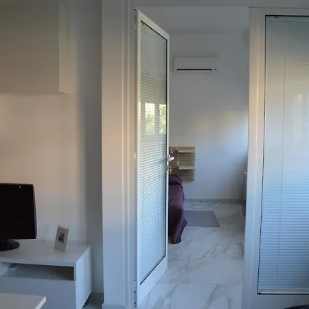 公寓 Charming House Near Auditorium