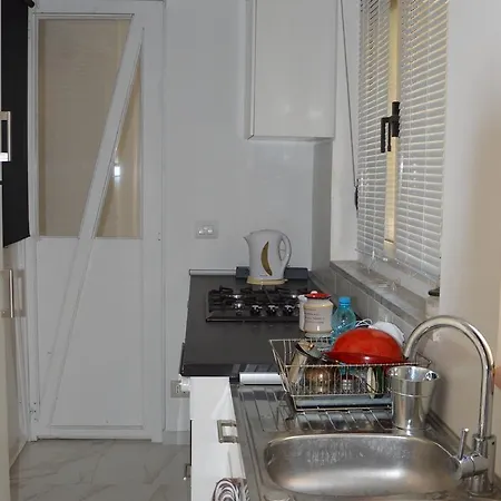 公寓 Charming House Near Auditorium *